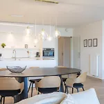 Lecomte - Sky Harbour 58 Apartamento *